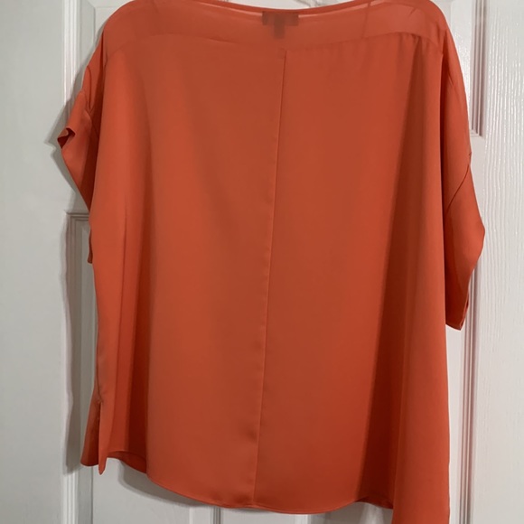 The Limited beautiful satin blouse - Picture 4 of 5